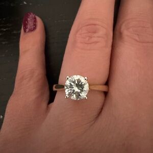 Pre-loved lab grown diamond solitaire ring